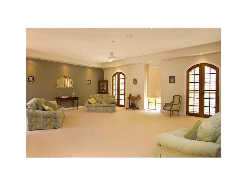 4 Tangmere Court, Noosa Heads QLD 4567