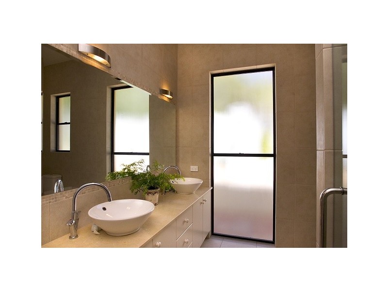 4 Tangmere Court, Noosa Heads QLD 4567