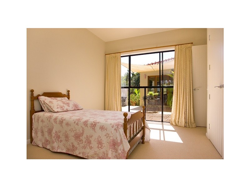 4 Tangmere Court, Noosa Heads QLD 4567