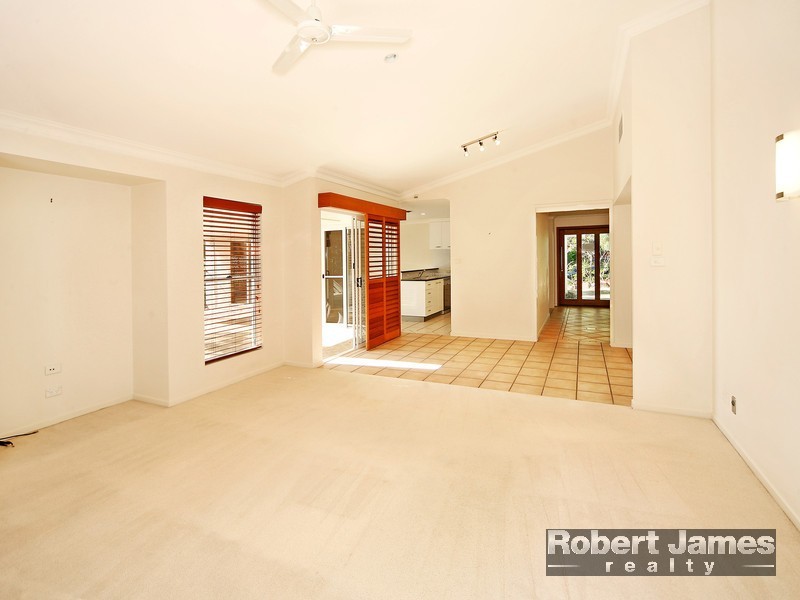 6 Voyagers Place, Sunrise Beach QLD 4567
