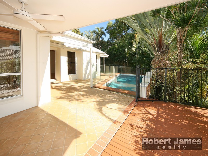 6 Voyagers Place, Sunrise Beach QLD 4567