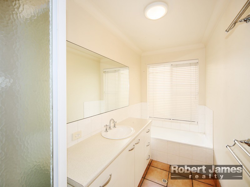 6 Voyagers Place, Sunrise Beach QLD 4567