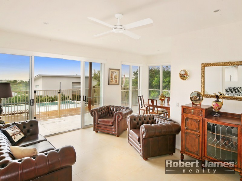 16 Southern Cross Parade, Sunrise Beach QLD 4567