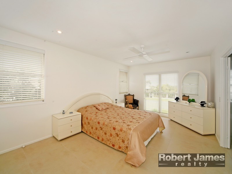 16 Southern Cross Parade, Sunrise Beach QLD 4567