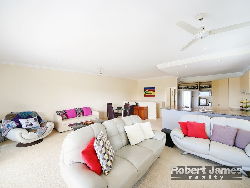 1/64 Southern Cross Parade, Sunrise Beach QLD 4567