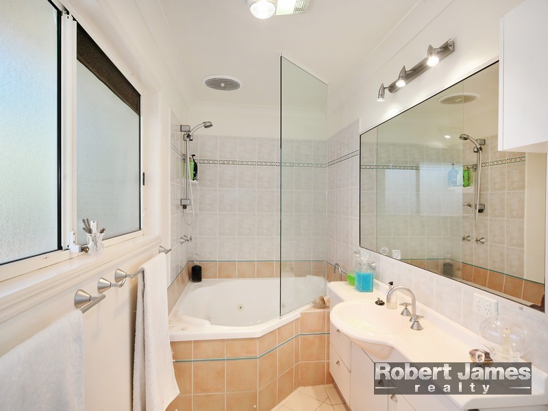 8 Wedgetail Lane, Noosaville QLD 4566