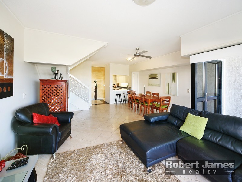 9/2 Orealla Crescent, Sunrise Beach QLD 4567