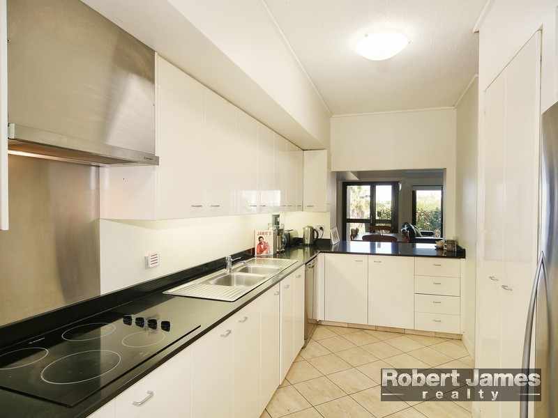 9/2 Orealla Crescent, Sunrise Beach QLD 4567