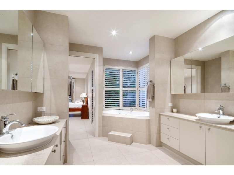 540/61 Noosa Springs Drive, Noosa Heads QLD 4567