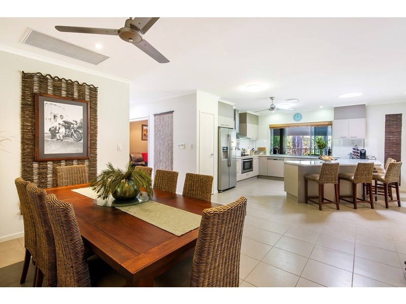 1 Attenuatta Place, Noosaville QLD 4566