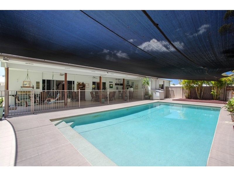 1 Attenuatta Place, Noosaville QLD 4566