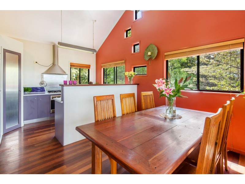 6 Hoop Pine Road, Cooroy QLD 4563