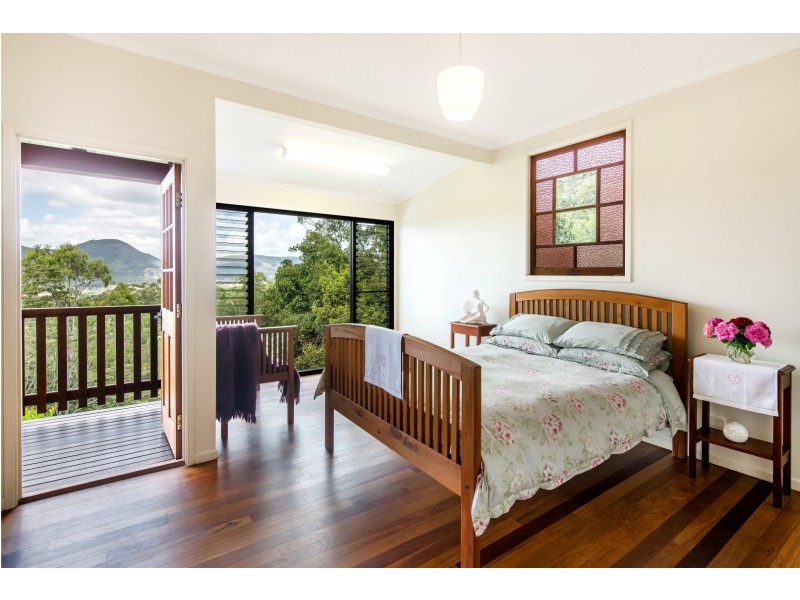 6 Hoop Pine Road, Cooroy QLD 4563