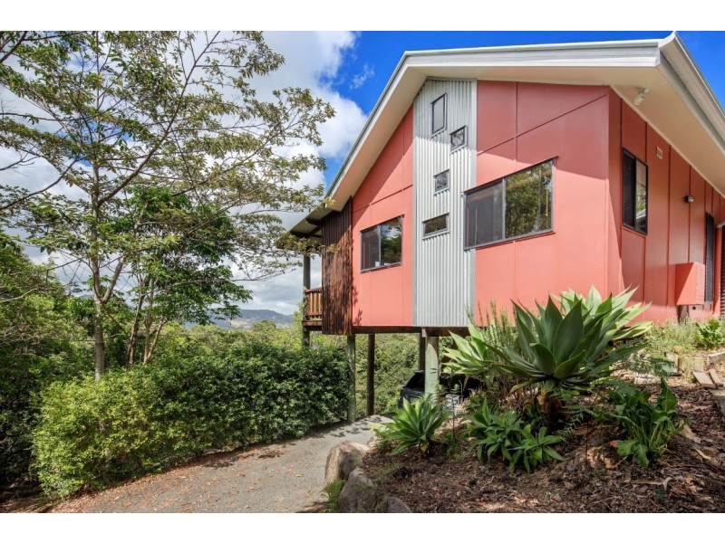 6 Hoop Pine Road, Cooroy QLD 4563