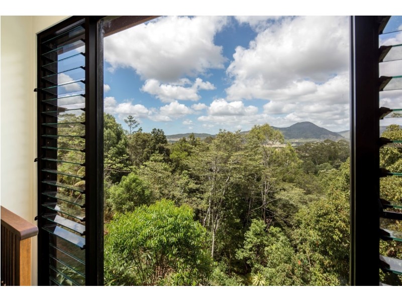 6 Hoop Pine Road, Cooroy QLD 4563