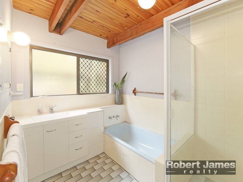 42 Wyona Drive, Noosa Heads QLD 4567