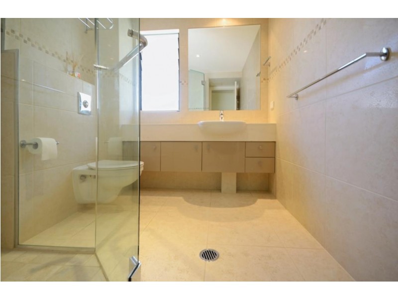 2/269 Gympie Terrace, Noosaville QLD 4566