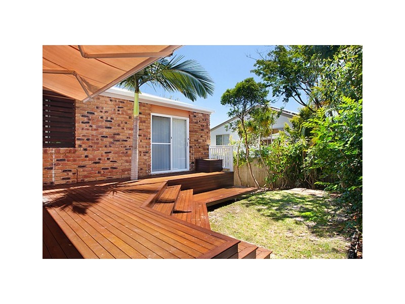 2 Flagship Court, Castaways Beach QLD 4567