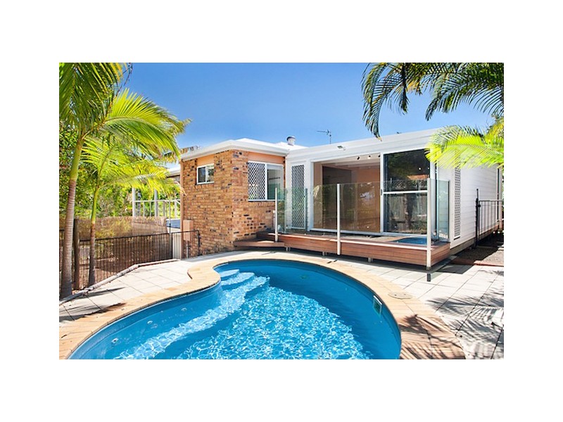 2 Flagship Court, Castaways Beach QLD 4567