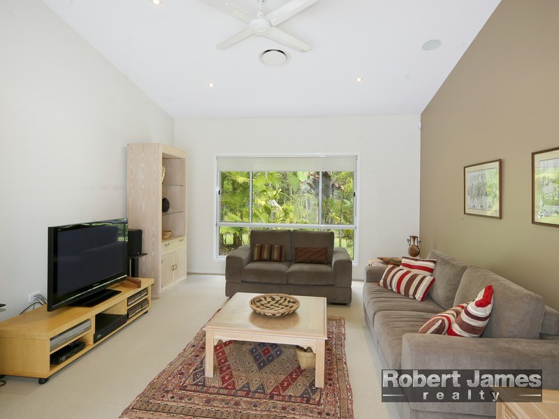 22 Avian Court, Doonan QLD 4562