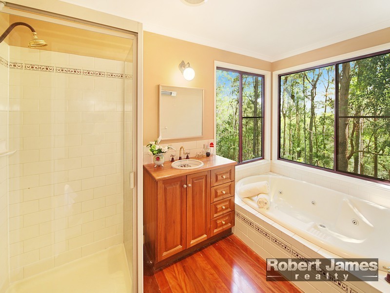 111 Tallgum Avenue, Doonan QLD 4562