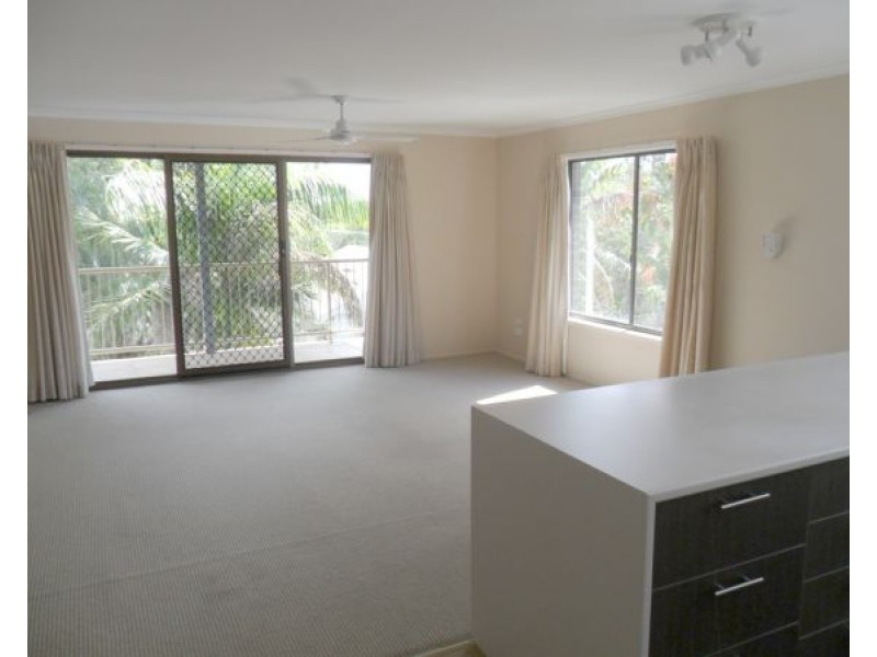 2/25 Katharina St, Noosa Heads QLD 4567