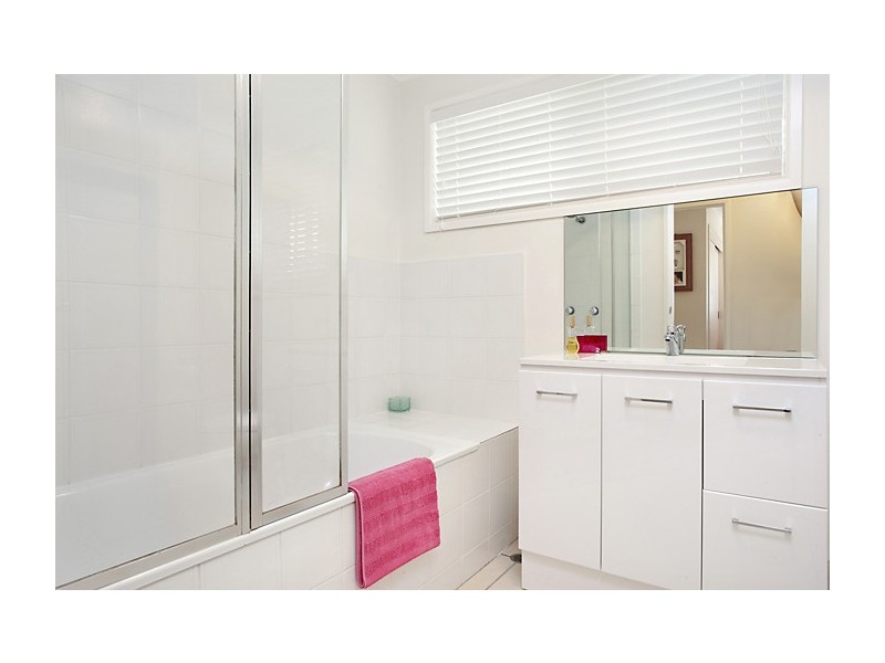 33 Orient Drive, Sunrise Beach QLD 4567