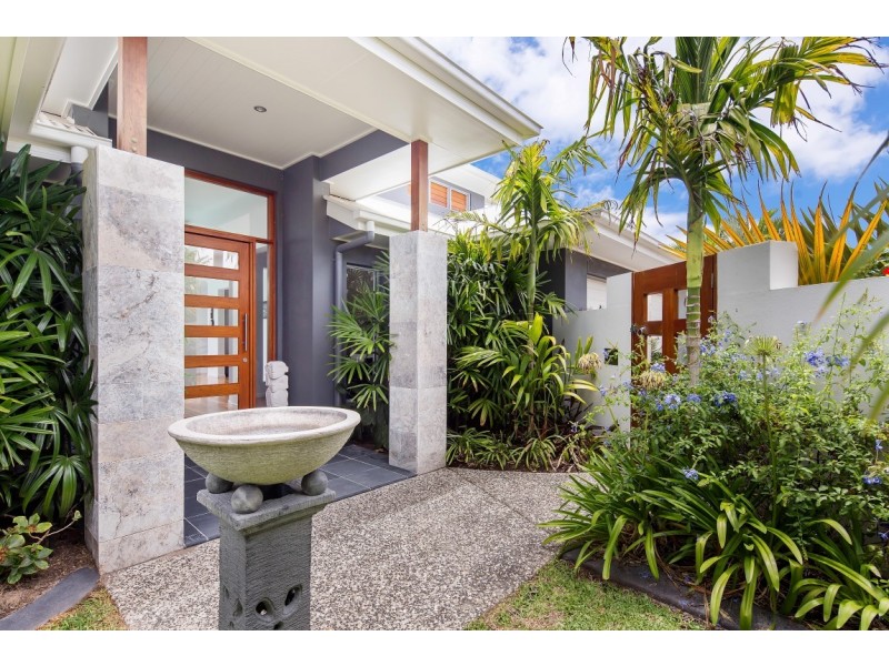 13 Seahorse Place, Noosa Waters QLD 4566