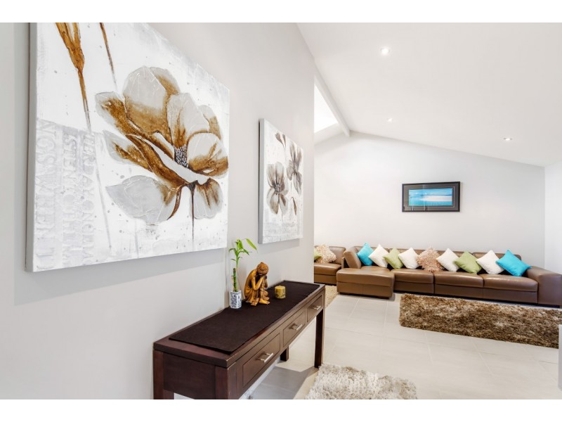 10 Palm Grove Crescent, Tewantin QLD 4565