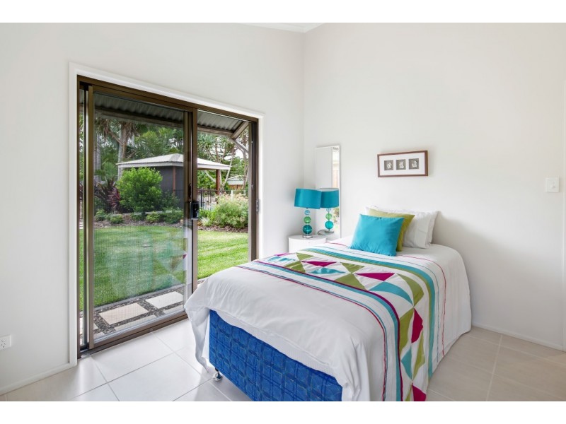 10 Palm Grove Crescent, Tewantin QLD 4565