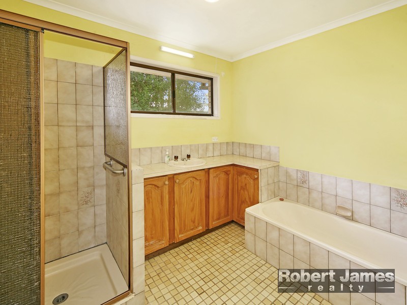 24 Ray Street, Sunshine Beach QLD 4567