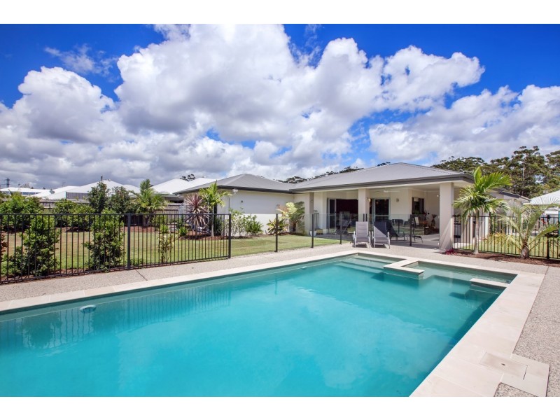 16 Attenuatta Place, Noosaville QLD 4566