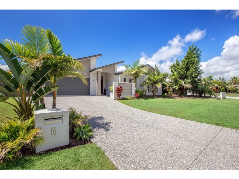 16 Attenuatta Place, Noosaville QLD 4566