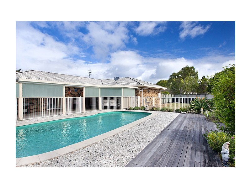 16 Comet Drive, Sunrise Beach QLD 4567