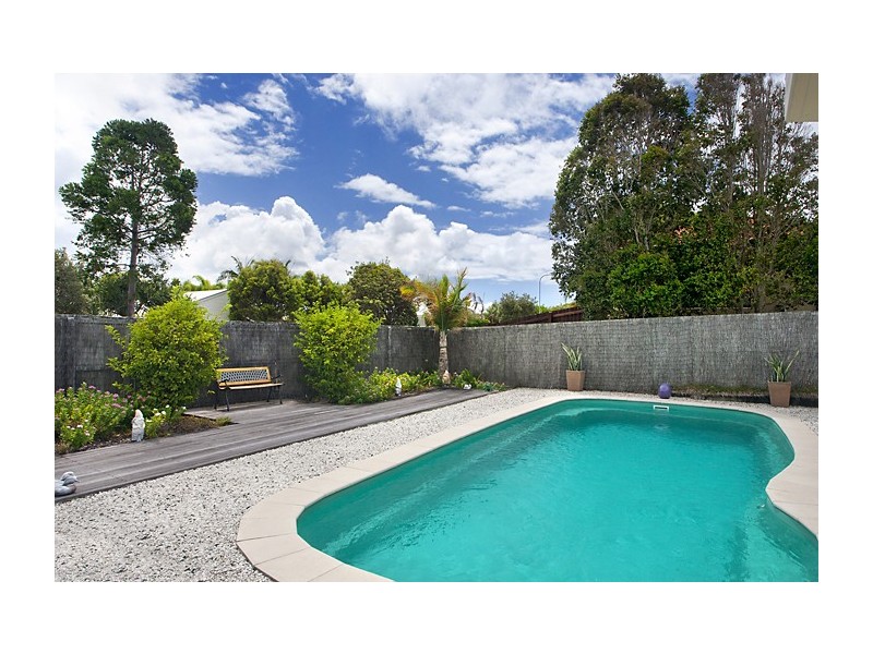 16 Comet Drive, Sunrise Beach QLD 4567