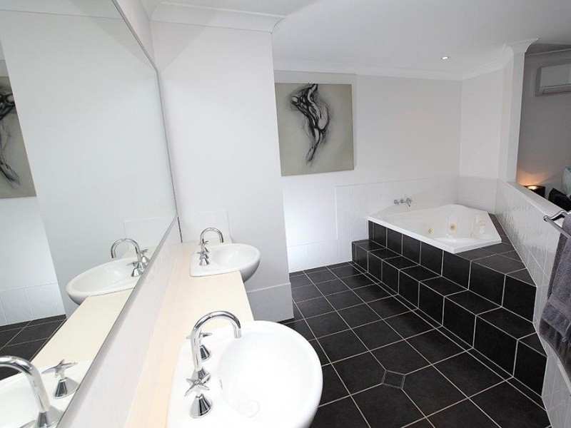 13 Parkwood Place, Peregian Springs QLD 4573