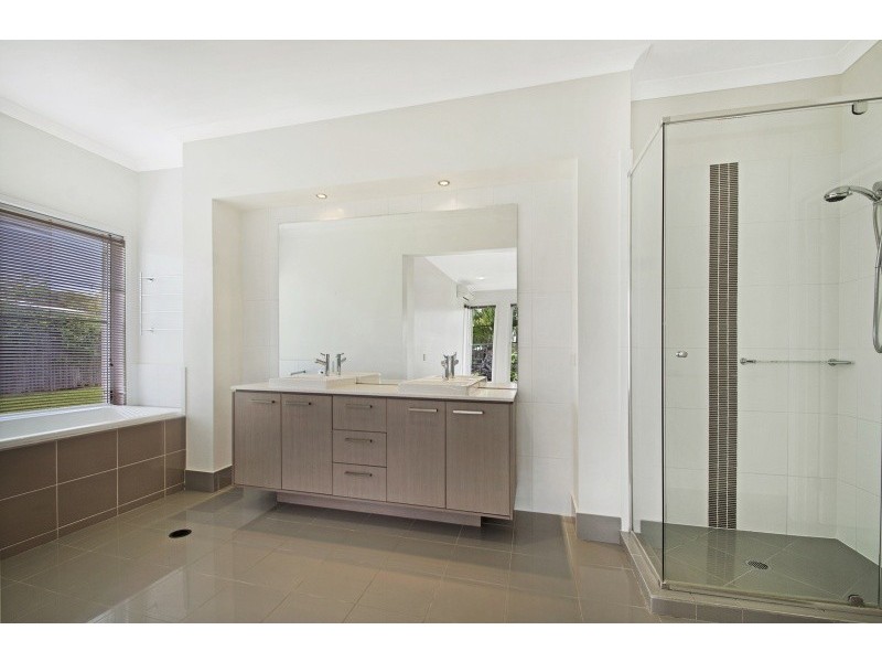 14 Aspera Place, Noosaville QLD 4566