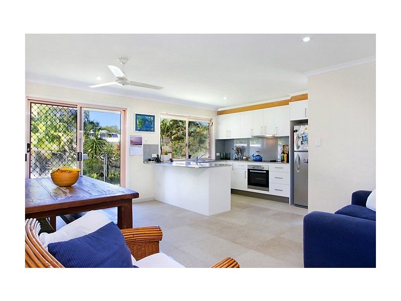 4 Intrepid Place, Sunrise Beach QLD 4567