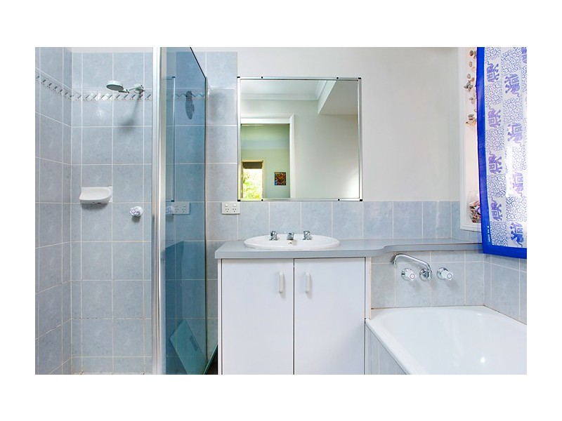 4 Intrepid Place, Sunrise Beach QLD 4567