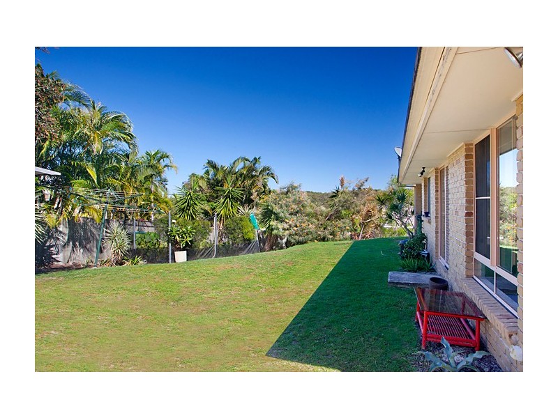 4 Intrepid Place, Sunrise Beach QLD 4567