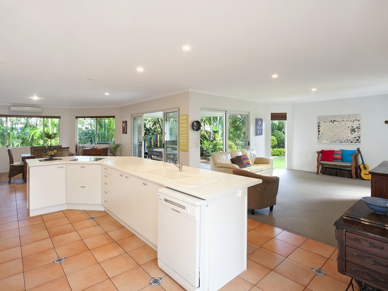 12 Sovereign Court, Sunrise Beach QLD 4567