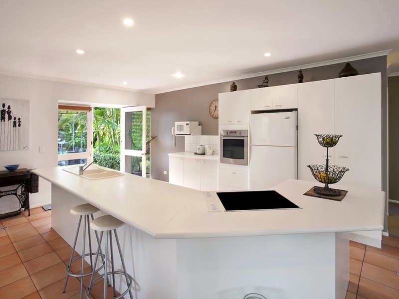 12 Sovereign Court, Sunrise Beach QLD 4567