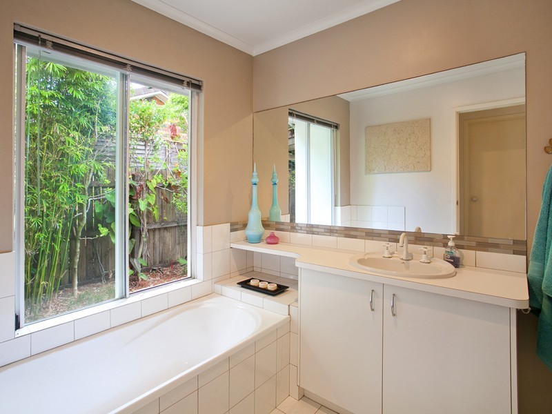 12 Sovereign Court, Sunrise Beach QLD 4567