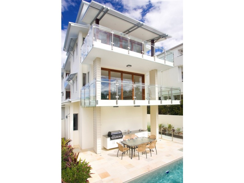 2/181 Gympie Terrace, Noosaville QLD 4566