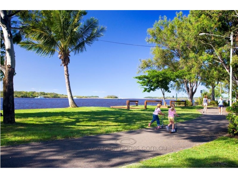 2/181 Gympie Terrace, Noosaville QLD 4566