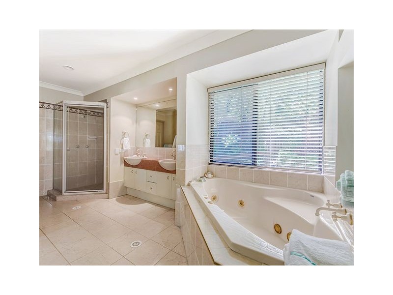 2 Noosa Banks Drive, Tewantin QLD 4565