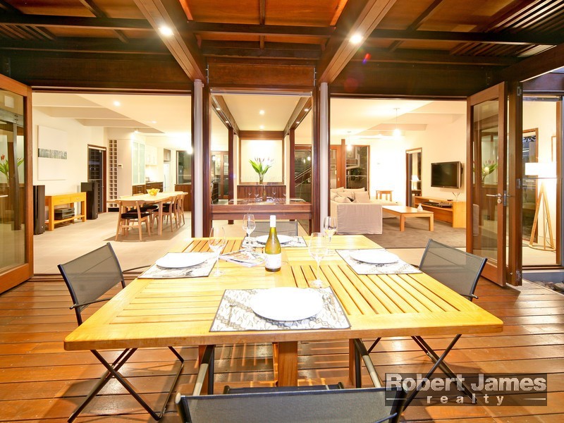 9 Wild Apple Court, Noosa Heads QLD 4567