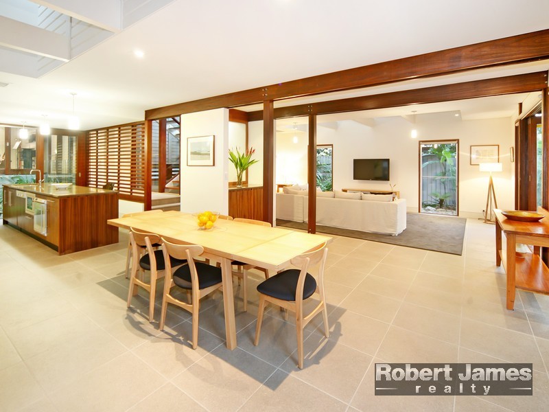 9 Wild Apple Court, Noosa Heads QLD 4567
