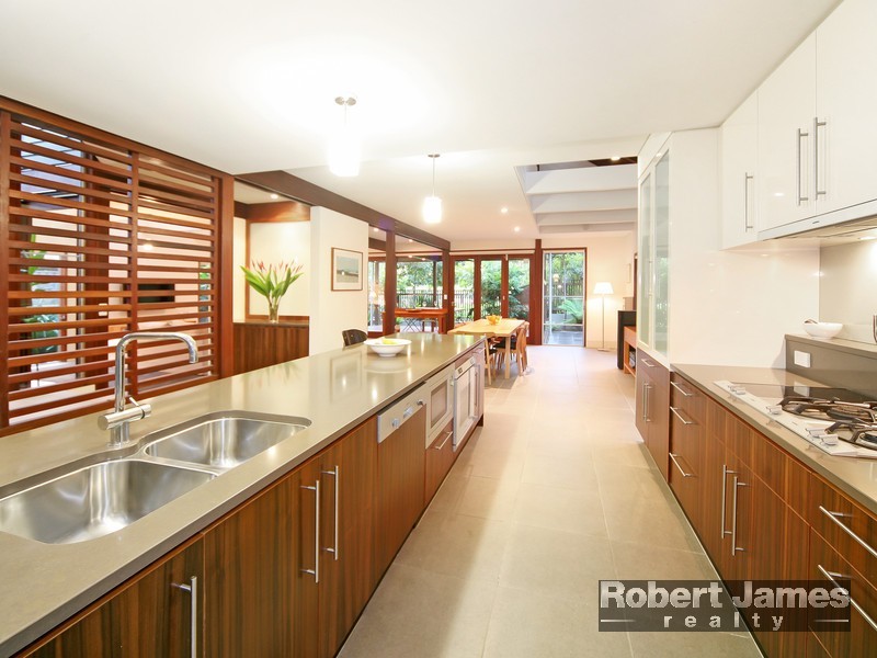9 Wild Apple Court, Noosa Heads QLD 4567