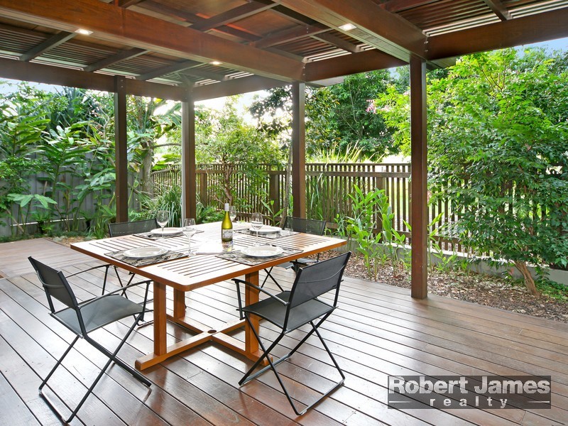 9 Wild Apple Court, Noosa Heads QLD 4567